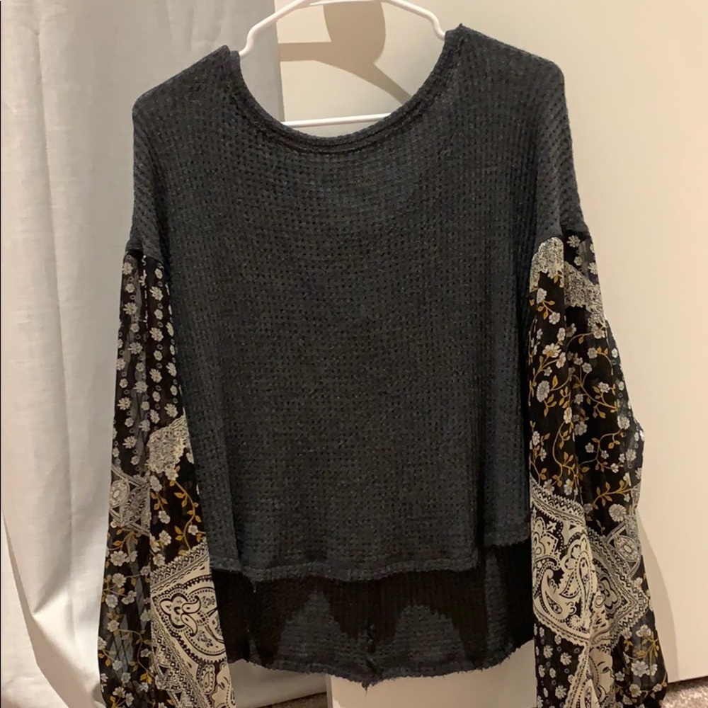 NEVER WORN cotton island cute flowy top!